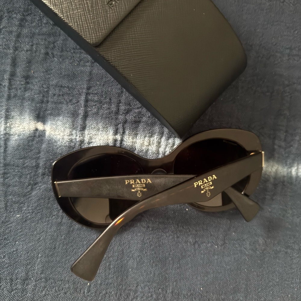 Prada Elegant Black Sunglasses - Picture 2 of 2
